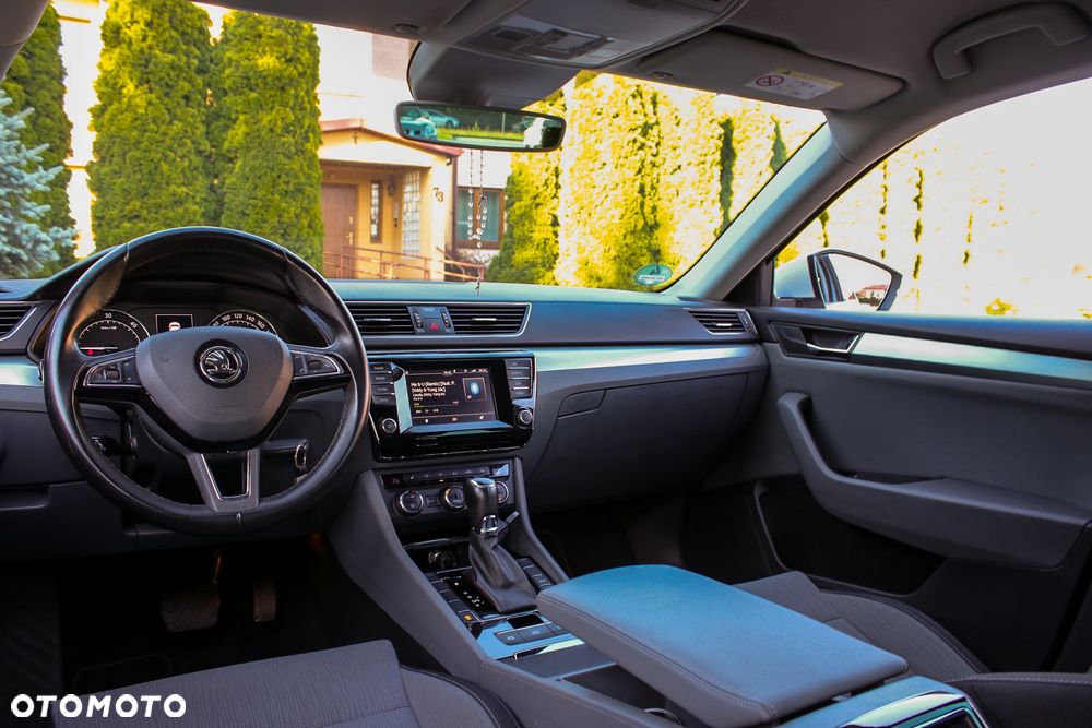 Skoda Superb 2.0 TDI DSG Style - 29