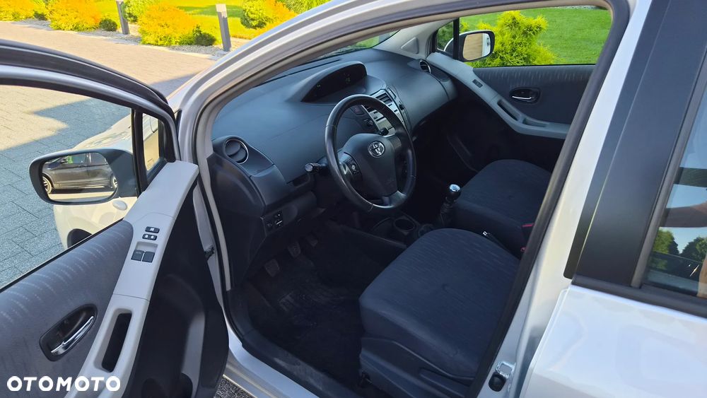 Toyota Yaris 1.33 Sol - 8