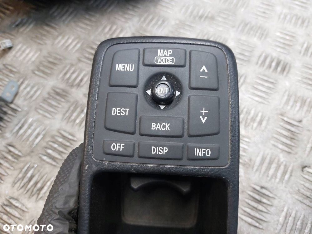 KRATKA ŚRODKOWA + WYŚWIETLACZ PANEL STEROWANIA NAWIGACJI AVENSIS T25 - 3
