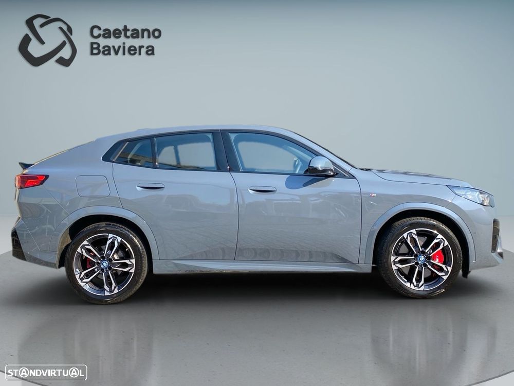 BMW iX2 eDrive20 Pack Desportivo M Pro - 23