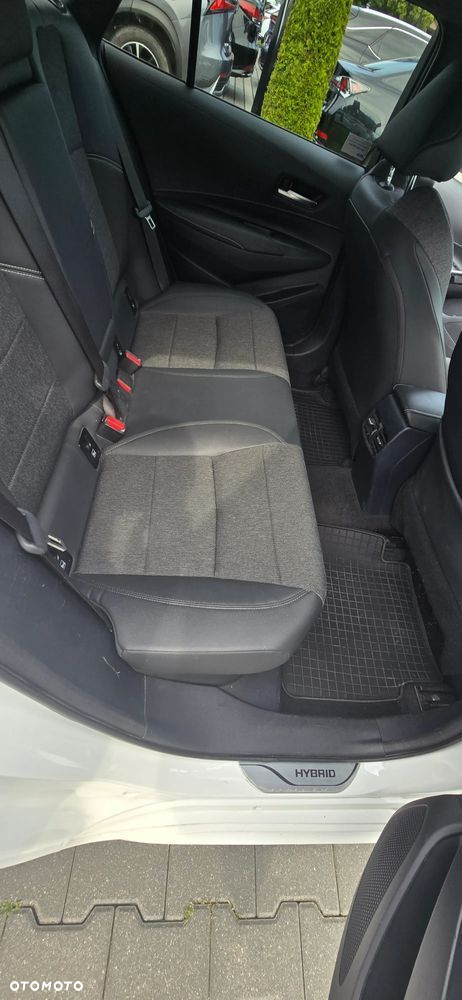 Toyota Corolla 2.0 Hybrid Comfort - 17