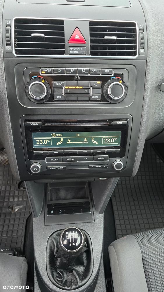 Volkswagen Touran 1.6 TDI DPF BlueMotion Technology Highline - 10