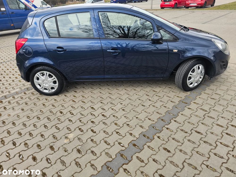 Opel Corsa 1.4 16V Cosmo - 4