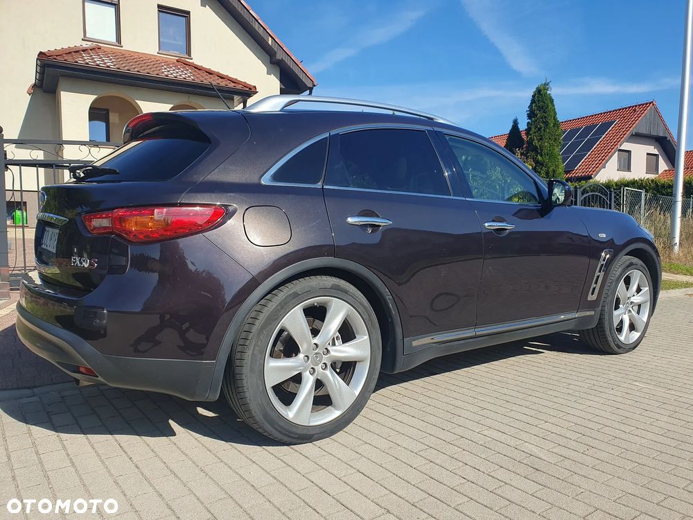 Infiniti FX - 5
