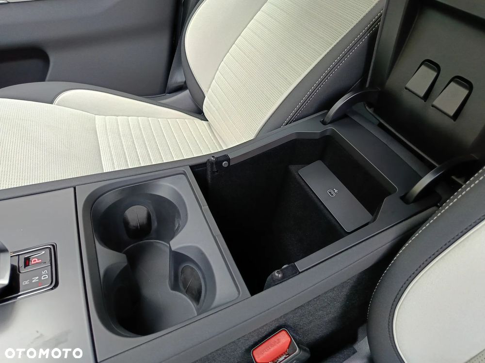 Land Rover Discovery Sport - 27