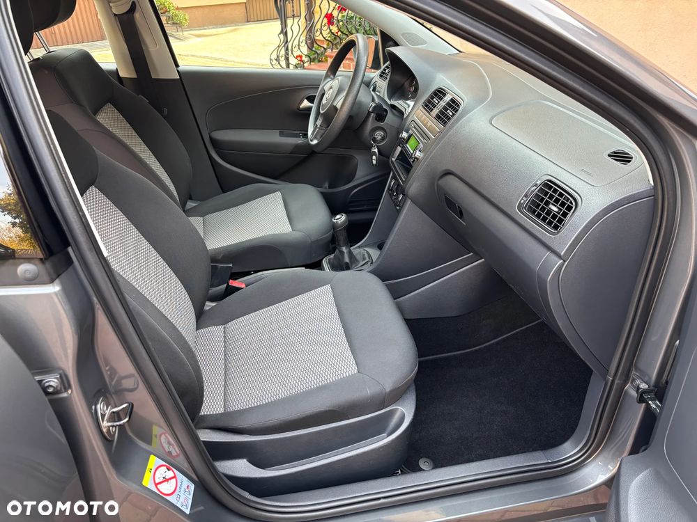 Volkswagen Polo 1.2 Comfortline - 24