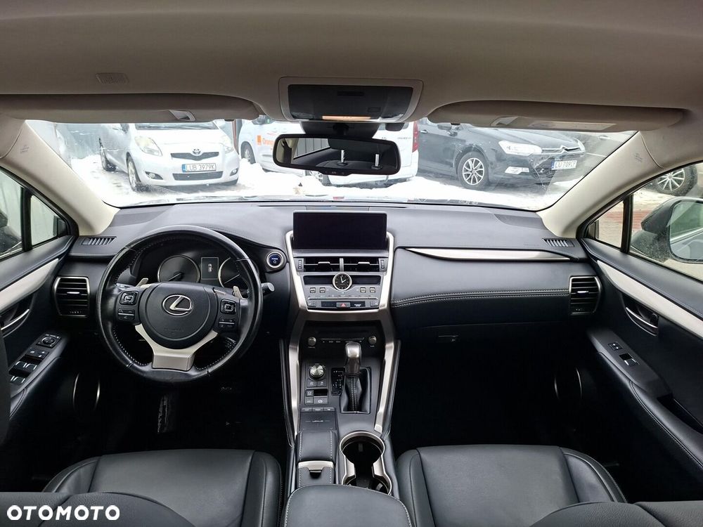 Lexus NX 300h F Impression AWD - 11