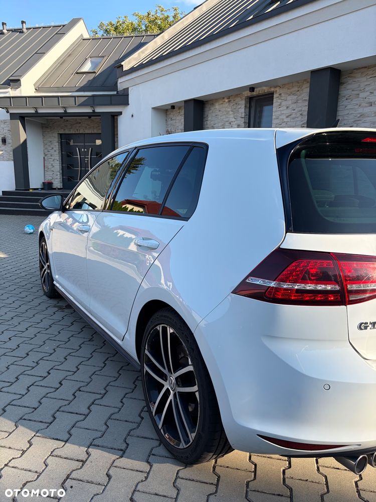 Volkswagen Golf - 7