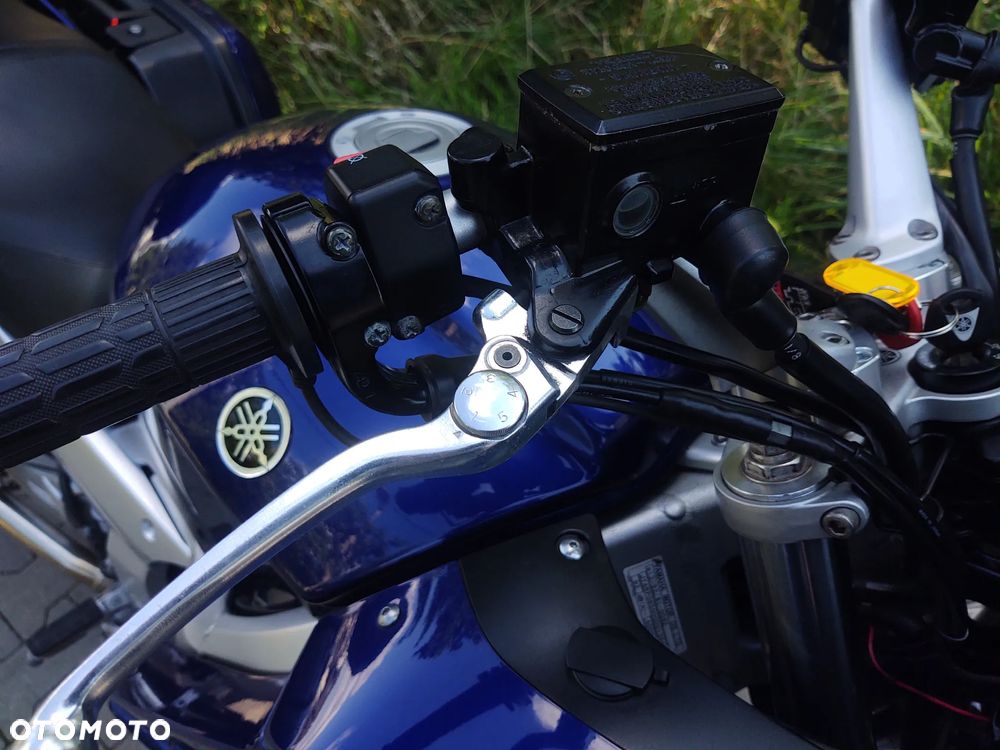 Yamaha FJR - 11