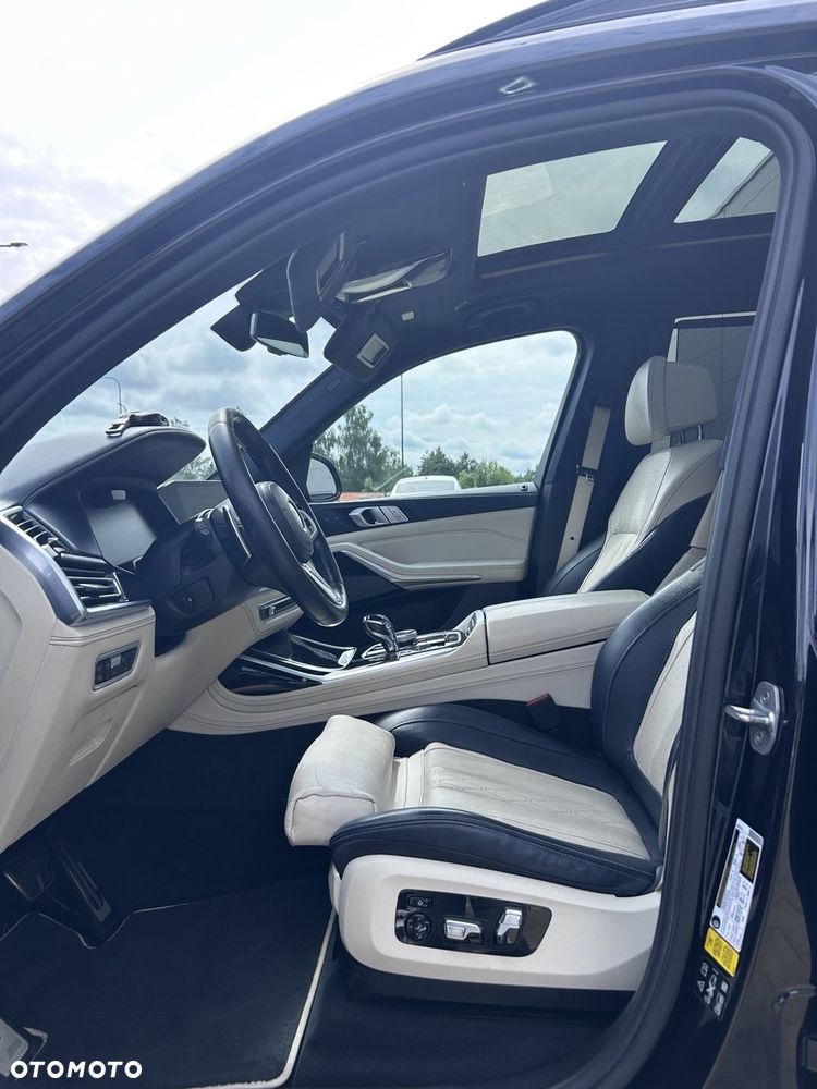 BMW X7 xDrive40i - 12