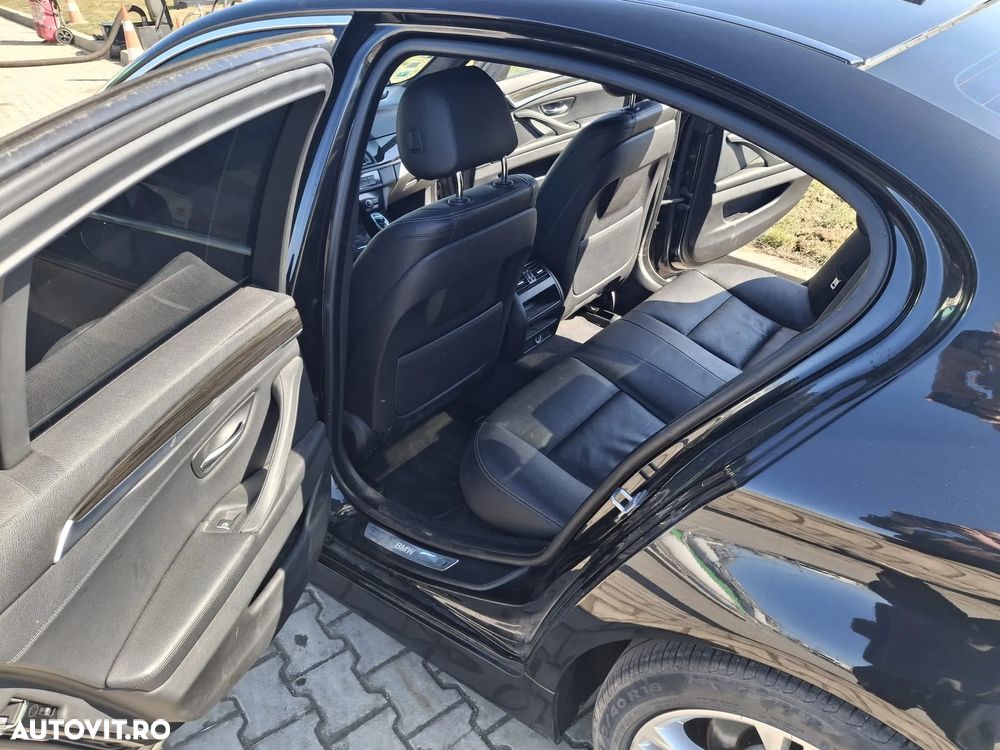 BMW Seria 5 525d Aut. Luxury Line - 8