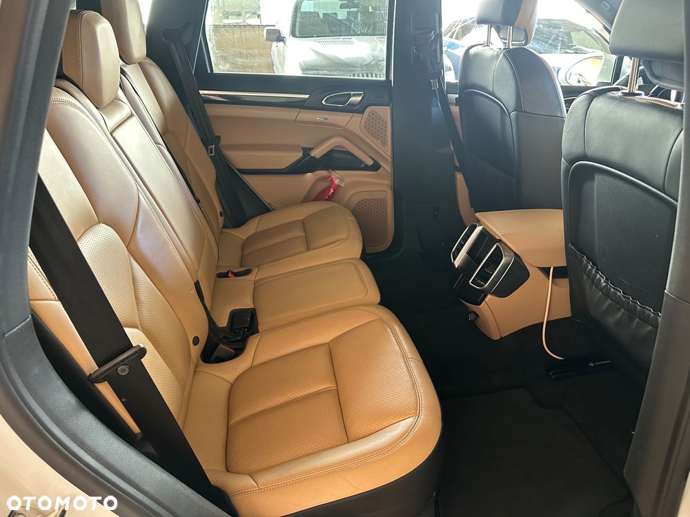 Porsche Cayenne Diesel Platinum Edition - 28
