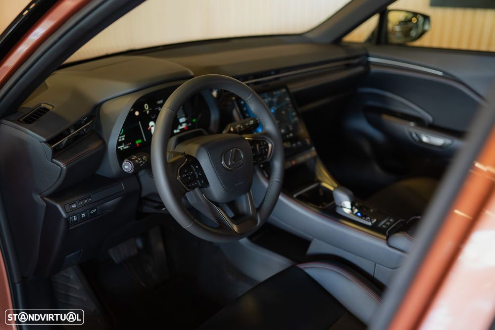 Lexus LBX Emotion - 14