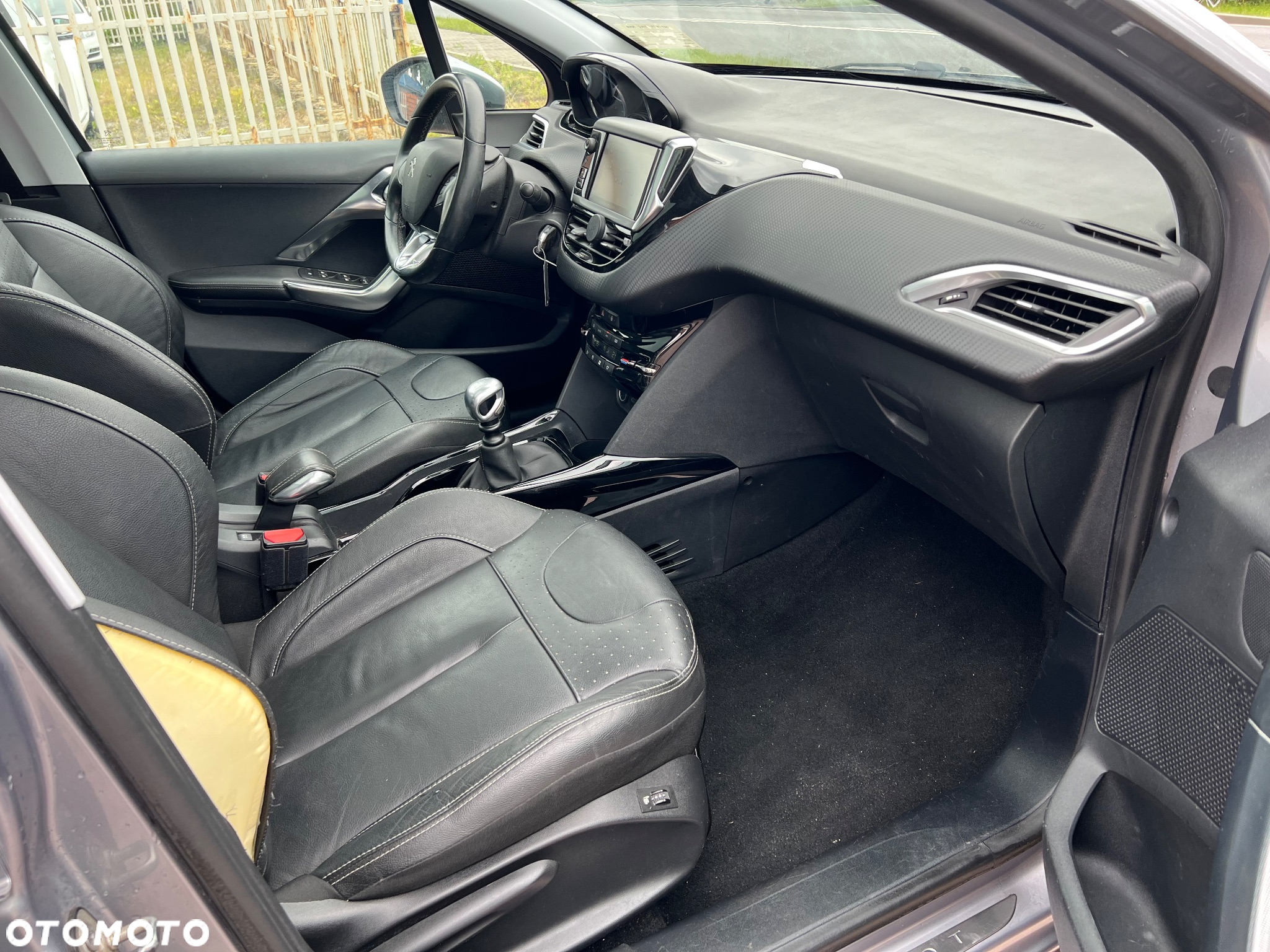 Peugeot 2008 BlueHDi FAP 120 STOP & START Allure - 10