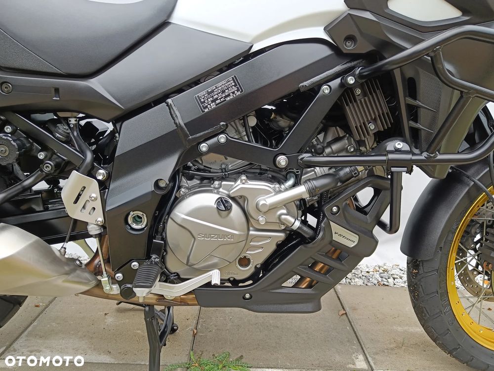 Suzuki DL - 17