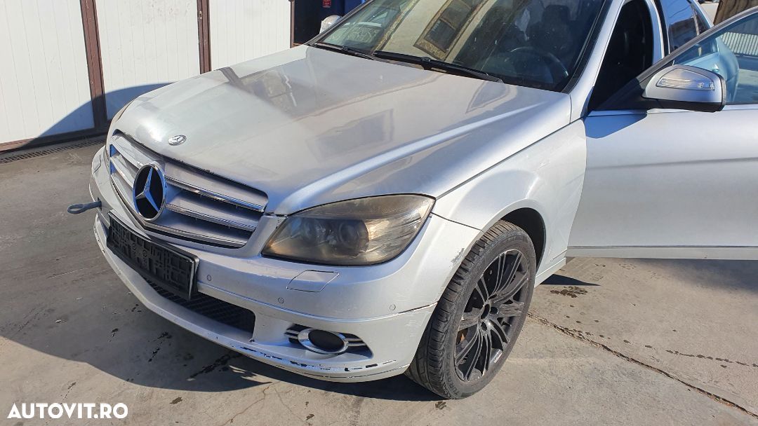 Dezmembram Mercedes C320d w204 - 1
