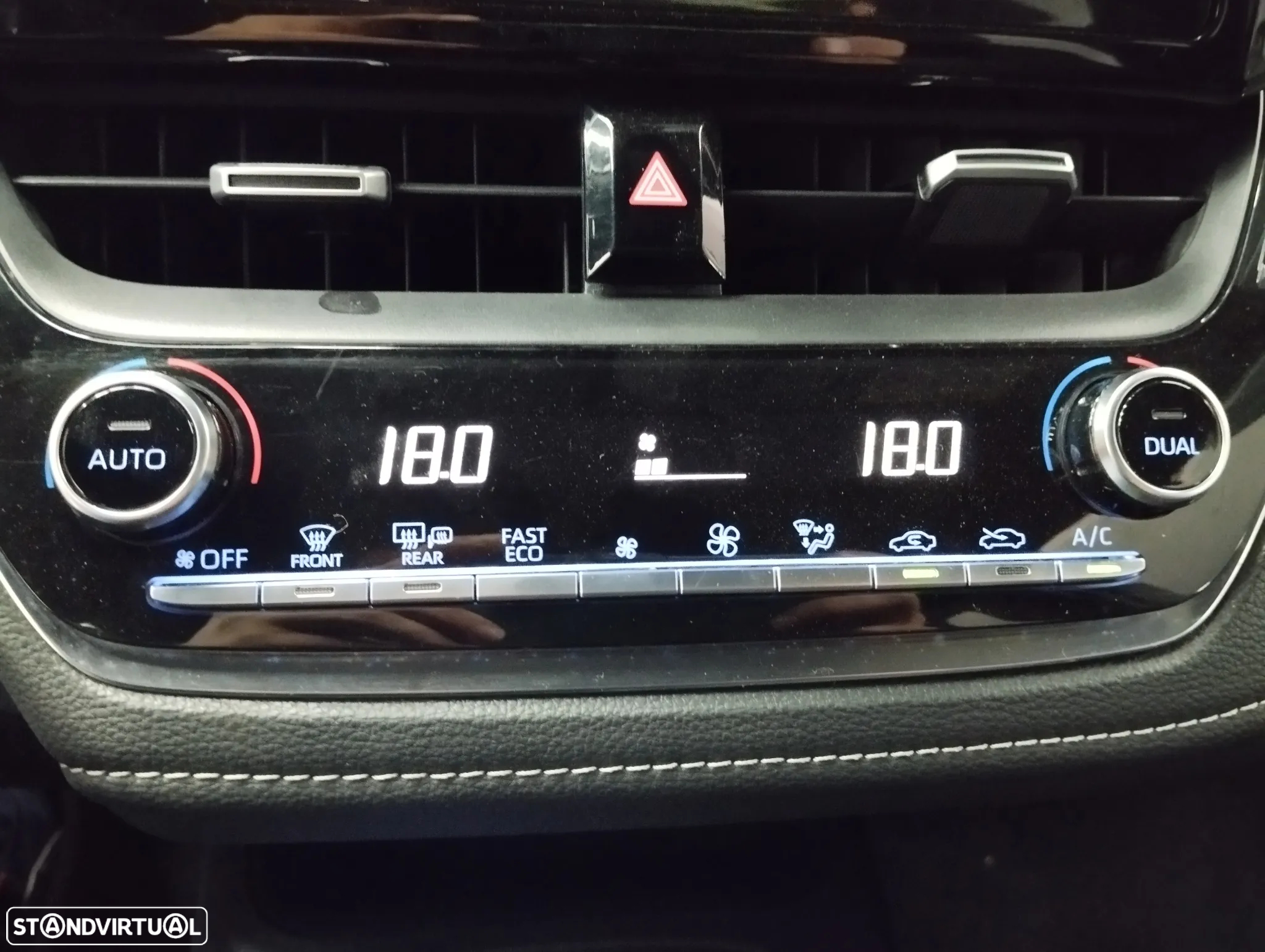 Toyota Corolla 1.8 Hybrid Comfort - 29