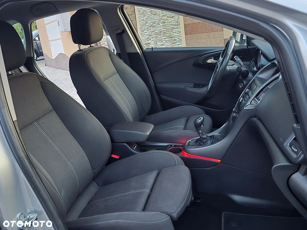 Opel Astra 1.4 Cosmo - 24