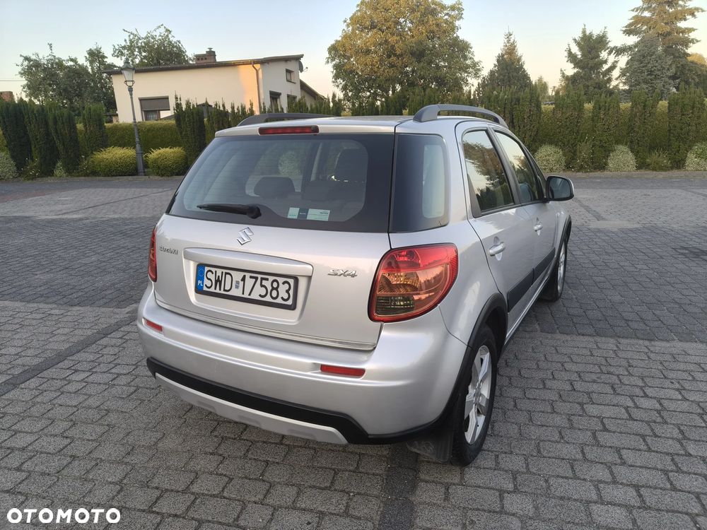 Suzuki SX4 1.6 Comfort Plus - 5