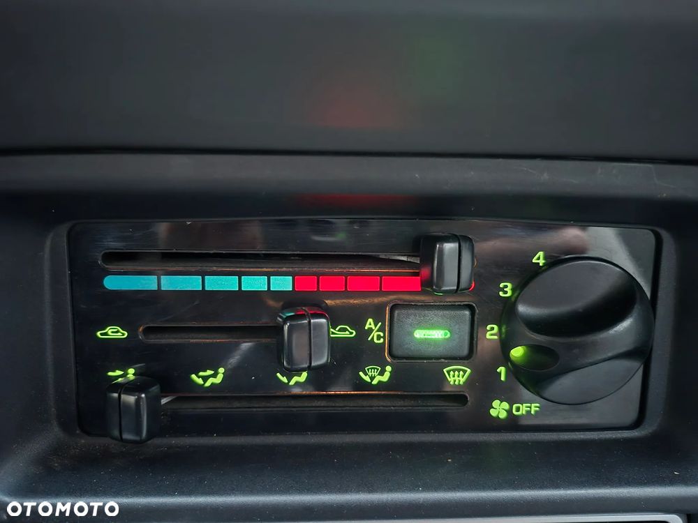 Mazda Demio - 12
