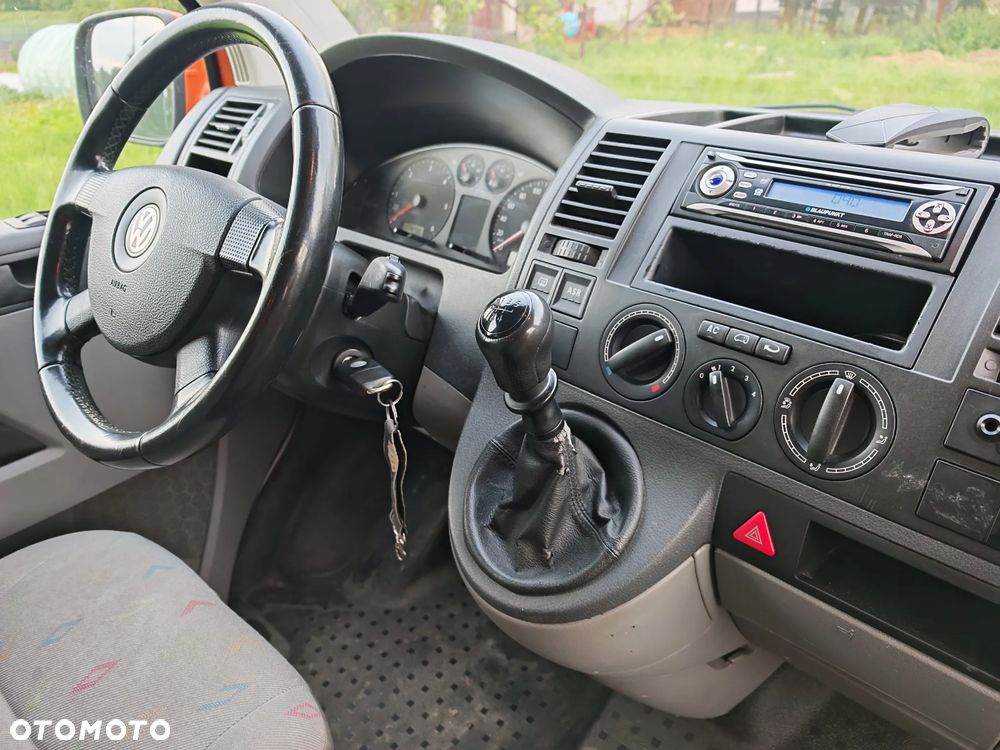 Volkswagen Transporter - 8