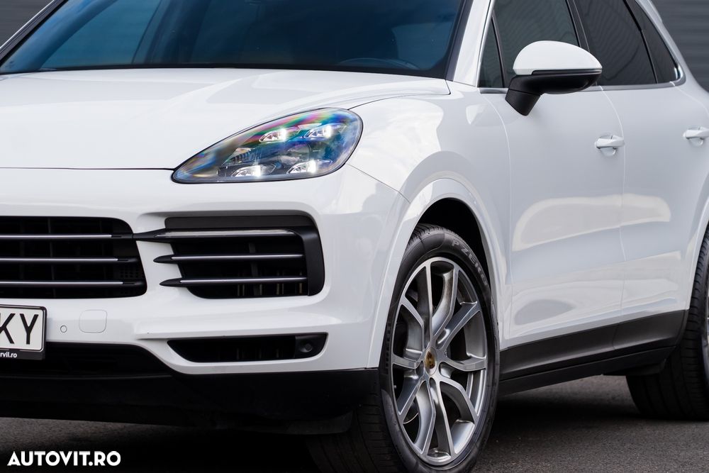 Porsche Cayenne Standard - 1