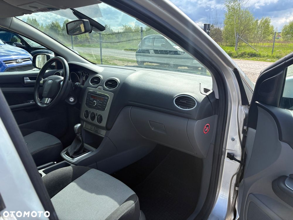 Ford Focus 1.6 16V Style+ - 6