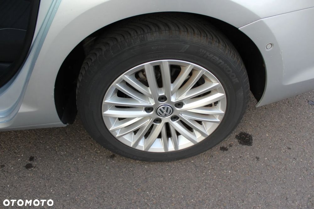 Volkswagen Golf - 16