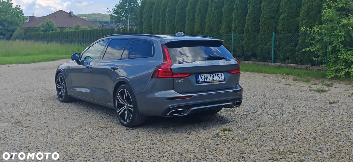 Volvo V60 T8 AWD Plug-In Hybrid Polestar Engineered - 4