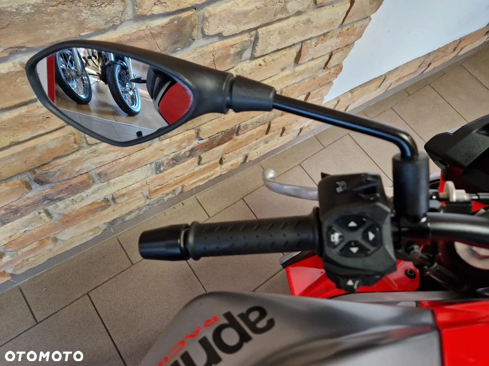 Aprilia Tuono - 25