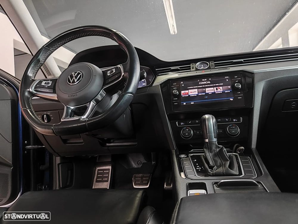 VW Passat Variant 2.0 TDi R-Line DSG - 22