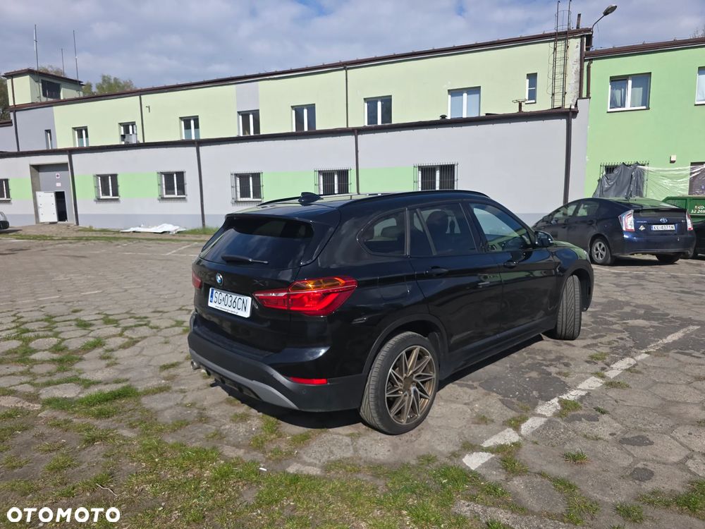 BMW X1 sDrive18i Business Edition - 3
