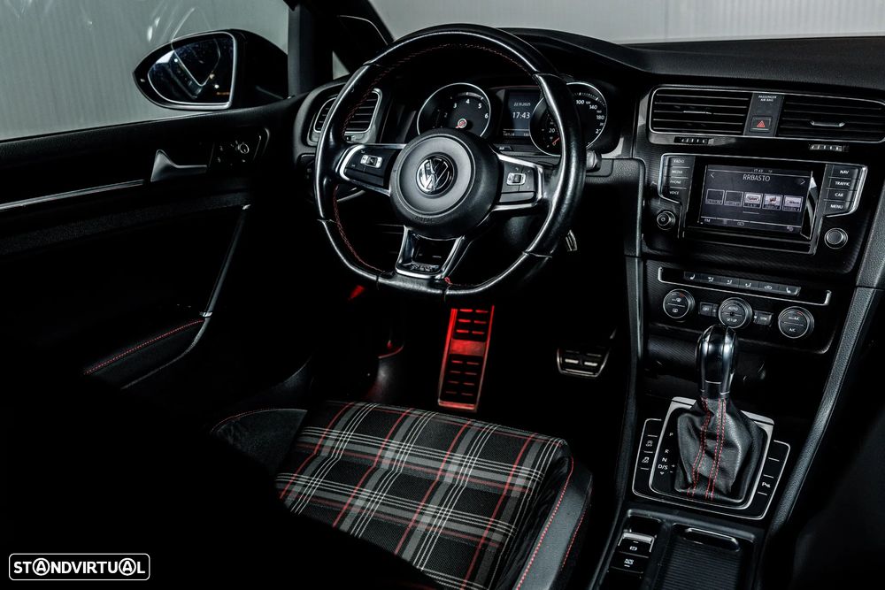 VW Golf GTI Performance BlueMotion DSG - 23