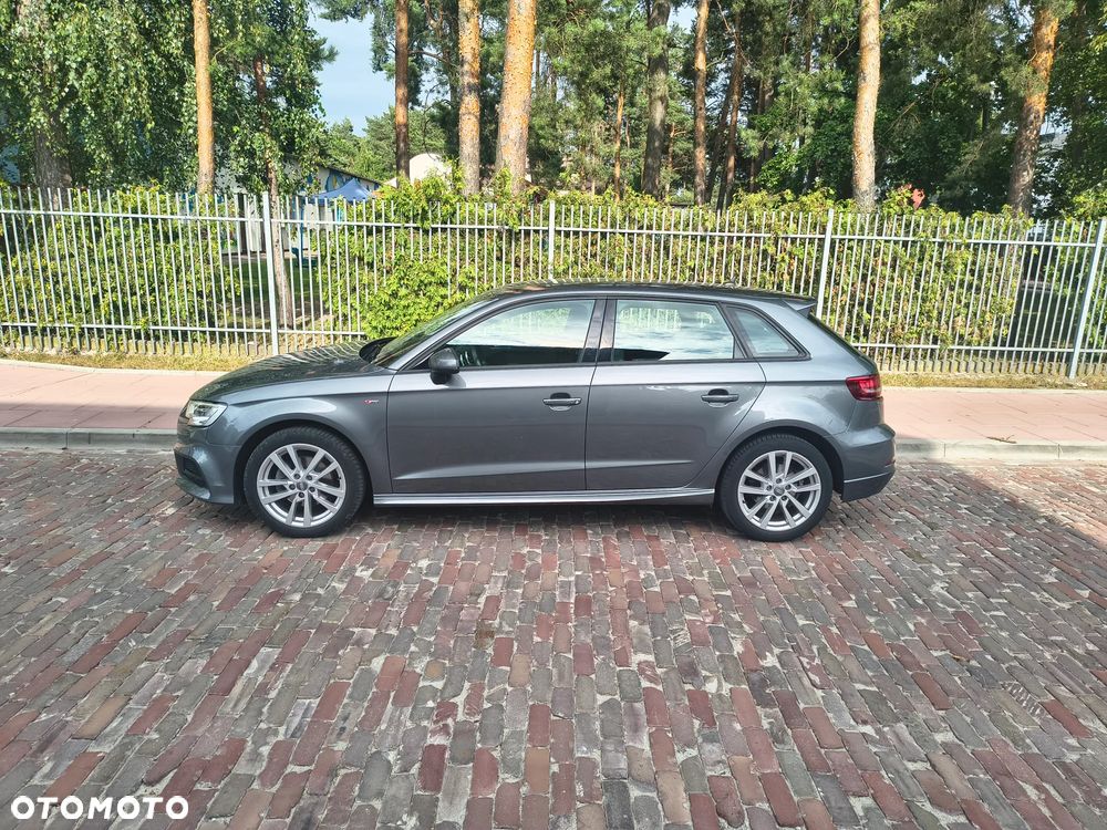 Audi A3 Sportback - 1