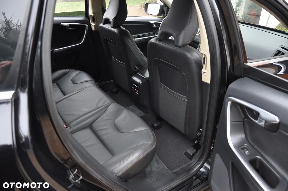 Volvo XC 60 D4 AWD Geartronic Summum - 24