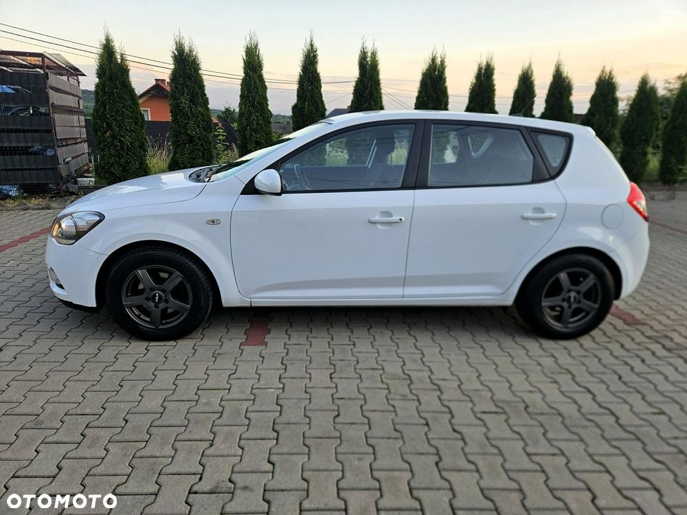 Kia Ceed 1.6 CRDi 90 ISG Spirit - 6