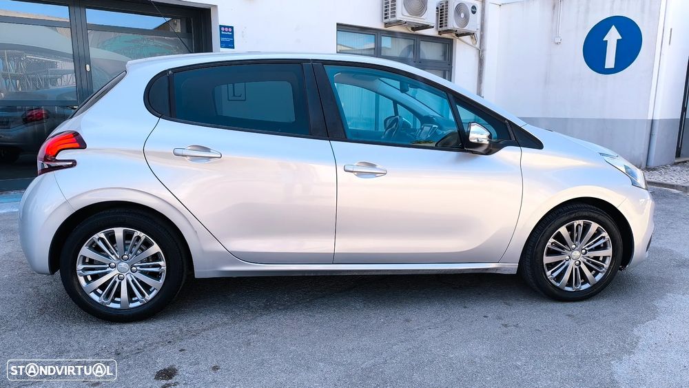 Peugeot 208 1.2 PureTech Style - 25