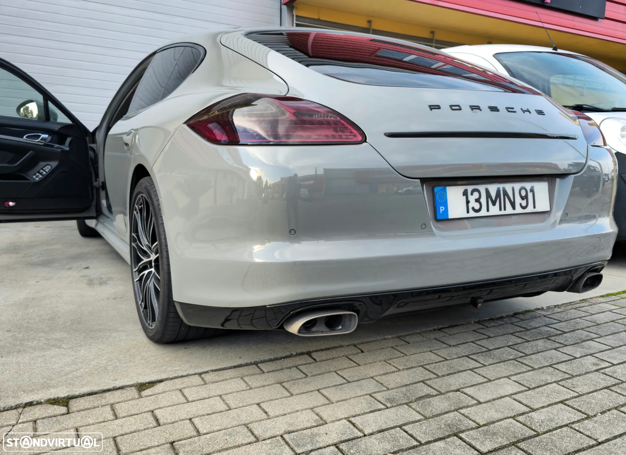 Porsche Panamera Standard - 4