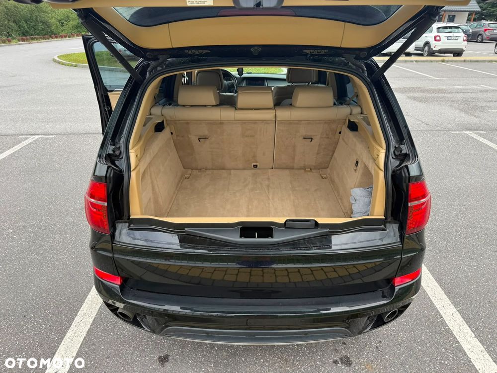BMW X5 xDrive35i Edition Exclusive - 18