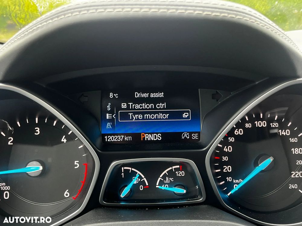 Ford Kuga - 23