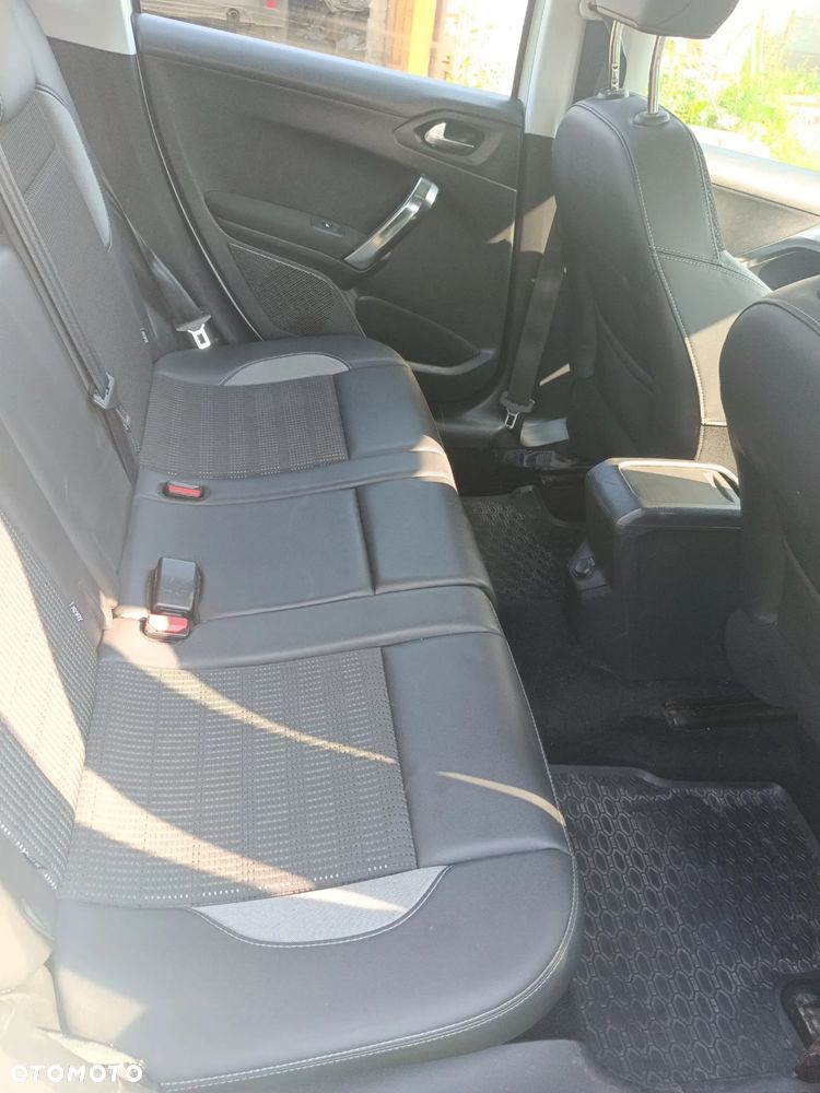 Peugeot 2008 - 14