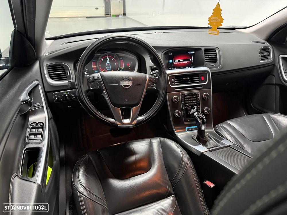 Volvo V60 D6 Plug-In-Hybrid AWD Geartronic Summum - 12