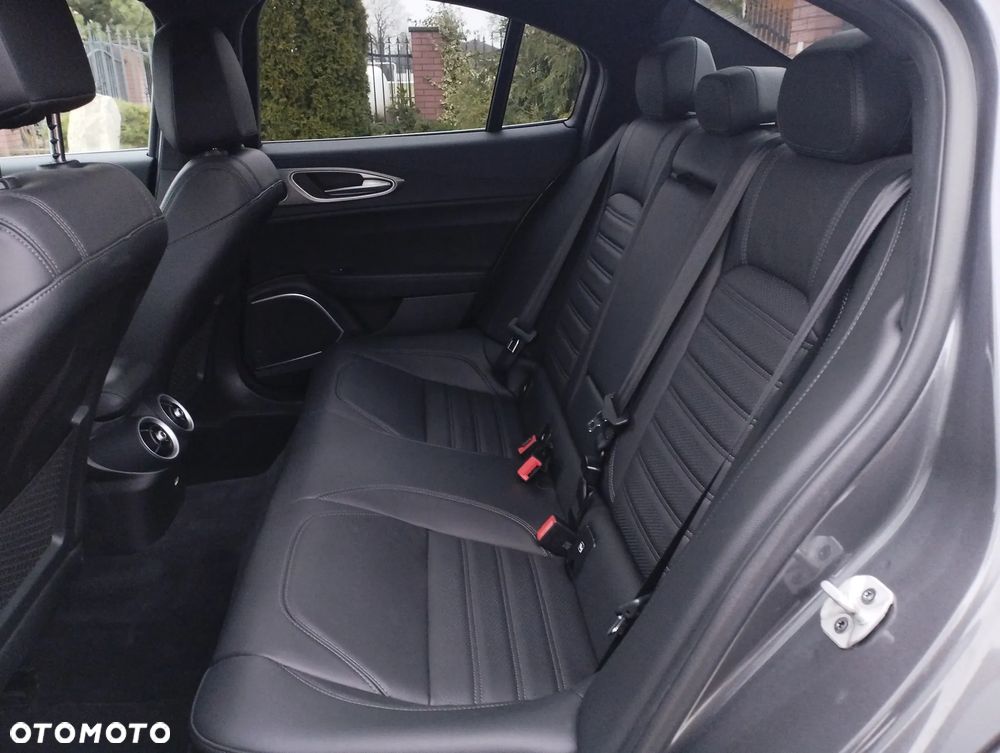 Alfa Romeo Giulia 2.0 Turbo Sprint - 24