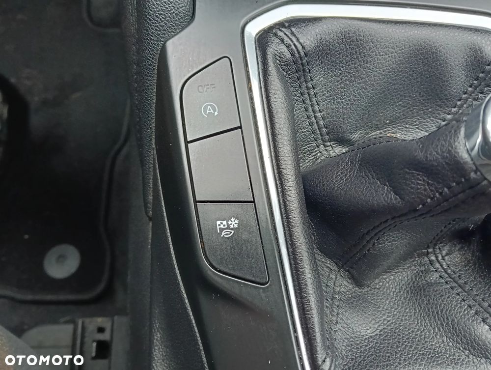 Ford Kuga 2.0 EcoBlue mHEV FWD Titanium - 19