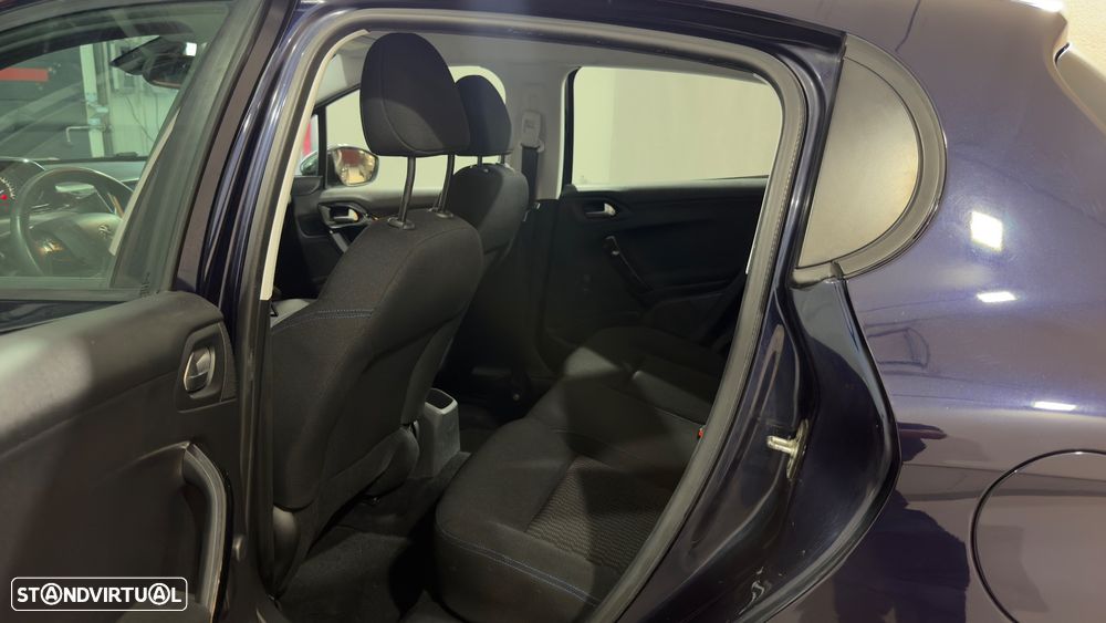 Peugeot 208 1.2 PureTech Signature - 13