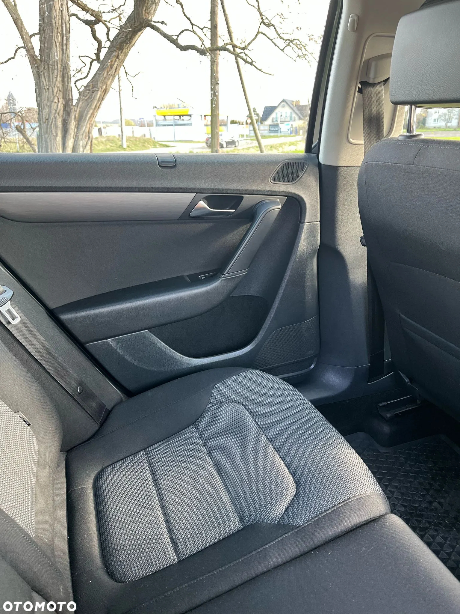 Volkswagen Passat 2.0 TDI Comfortline - 9
