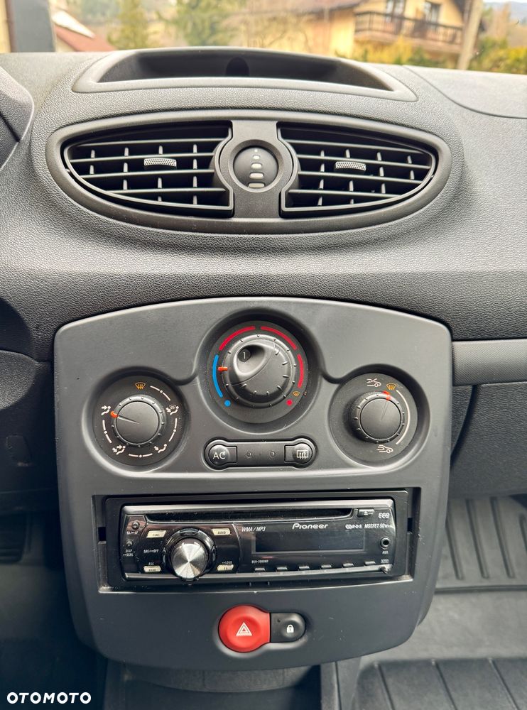 Renault Clio 1.2 TCE Authentique - 12