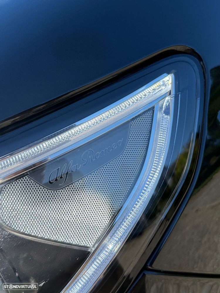 Alfa Romeo Stelvio - 19