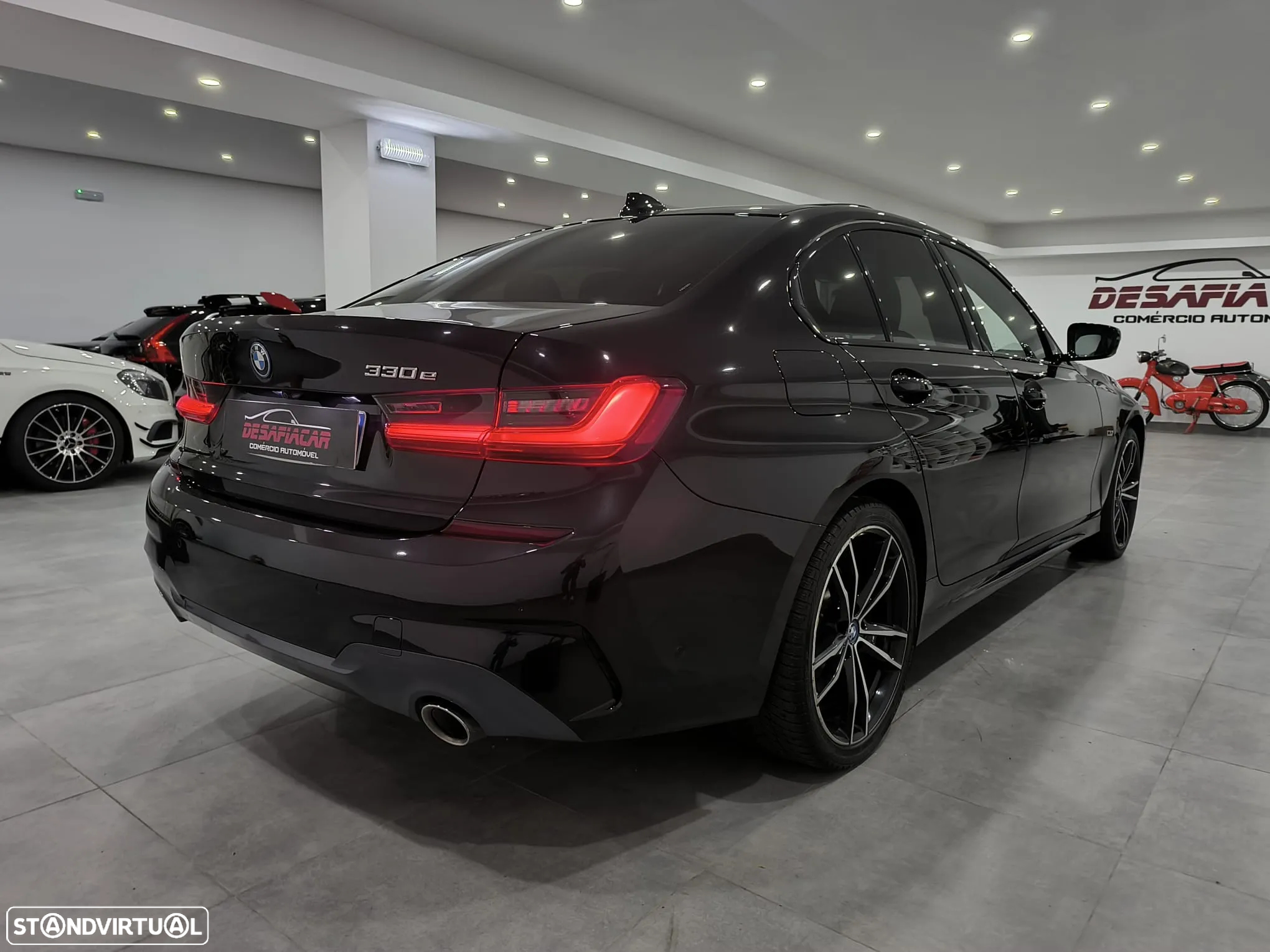 BMW 330 e Pack Desportivo M Auto - 13