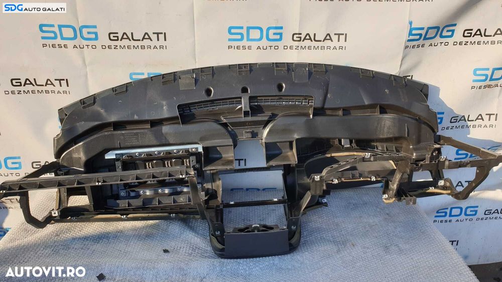 Plansa Bord Goala Dezechipata Volkswagen Golf 5 2004 - 2008 Cod 1K1858295 - 8